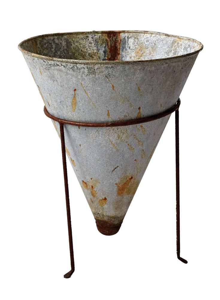 Metal Cone Flower Pot w/stand