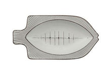 Load image into Gallery viewer, 8-3/4&quot;L x 4-1/2&quot;W Embossed Metal Fish Soap Dish, White